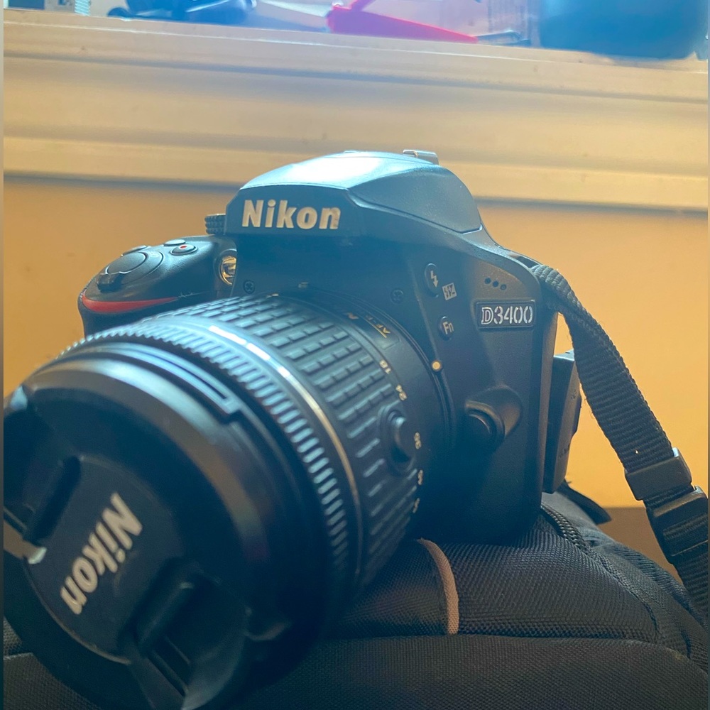 Nikon D3400 w/AF-P DX NIKKOR 18-55mm f/3.5-5.6G VR (Black)